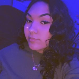 Meet your Posher, Adania